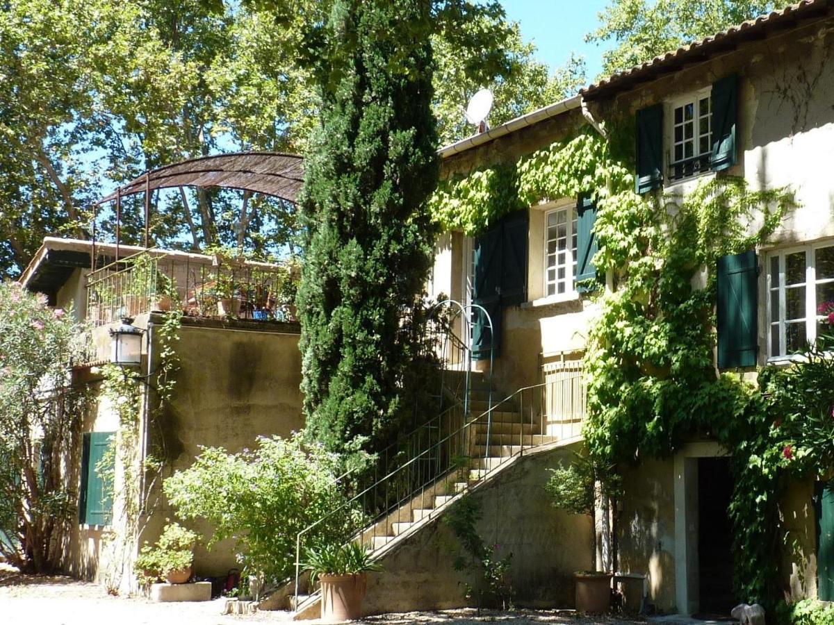 Les Gites Du Domaine De Rhodes Aviñón Exterior foto