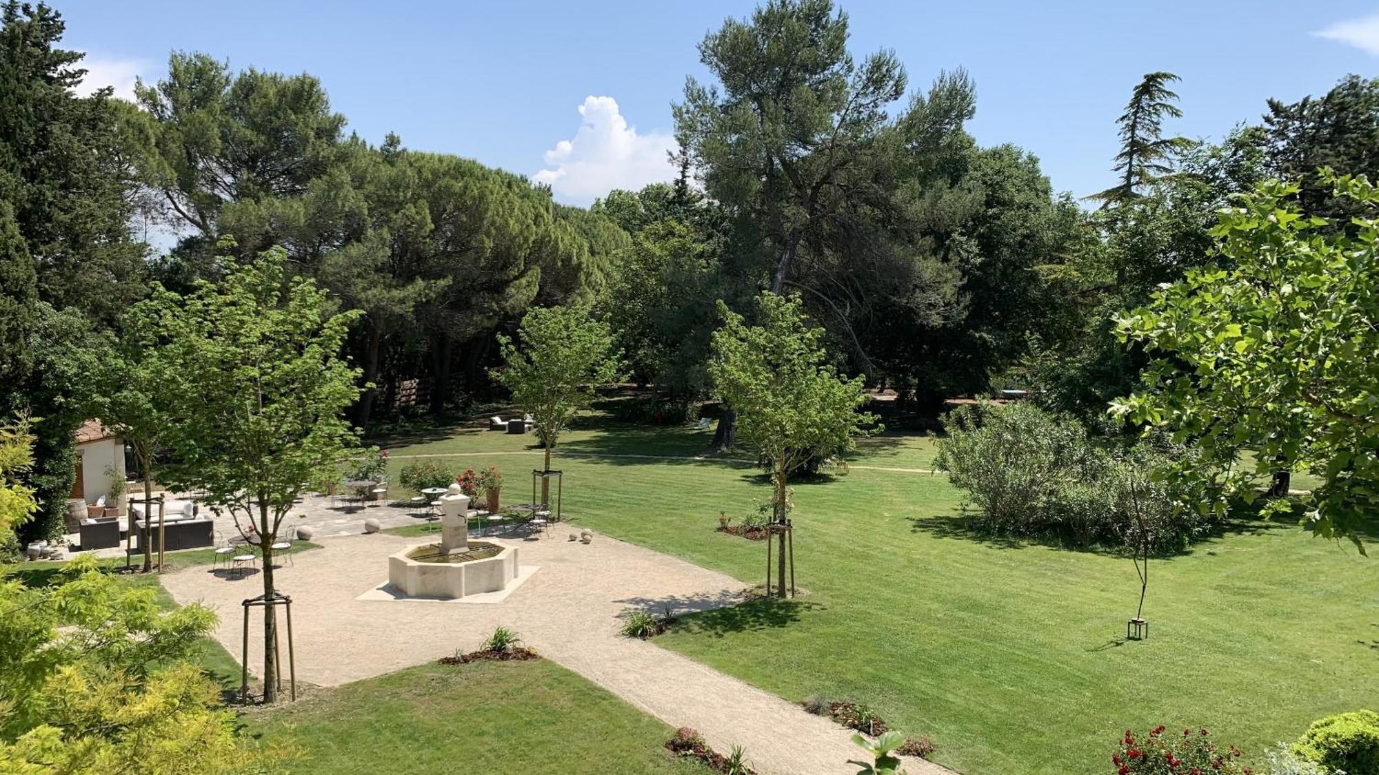 Les Gites Du Domaine De Rhodes Aviñón Habitación foto