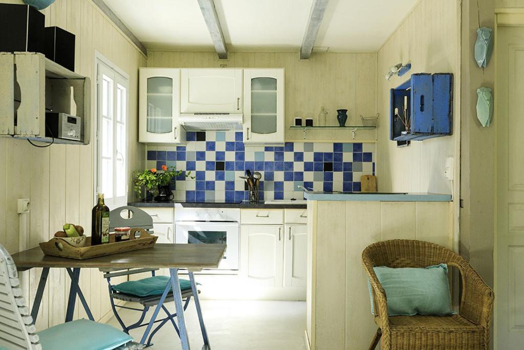 Les Gites Du Domaine De Rhodes Aviñón Habitación foto