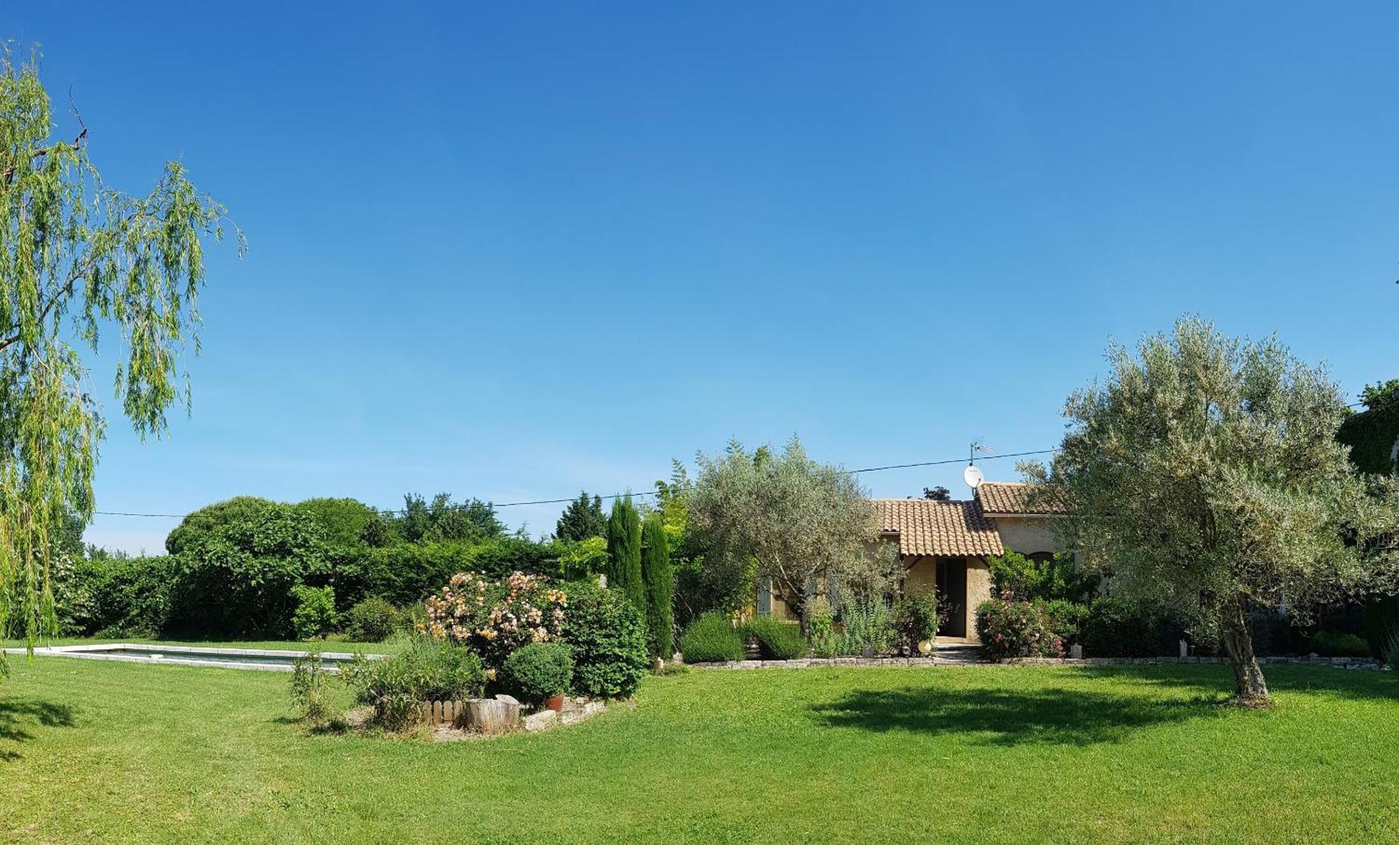 Les Gites Du Domaine De Rhodes Aviñón Exterior foto