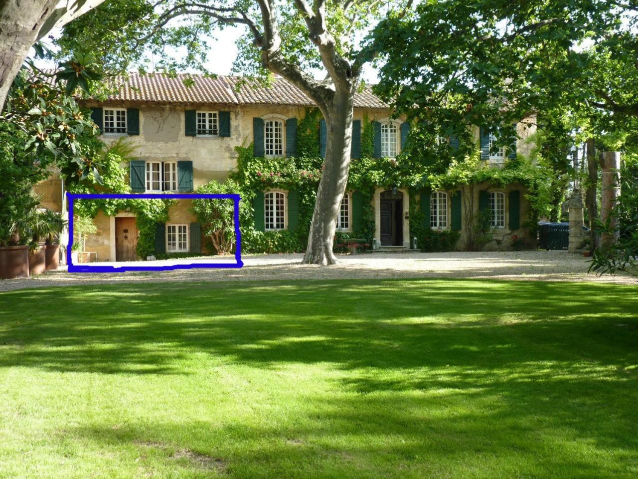 Les Gites Du Domaine De Rhodes Aviñón Habitación foto