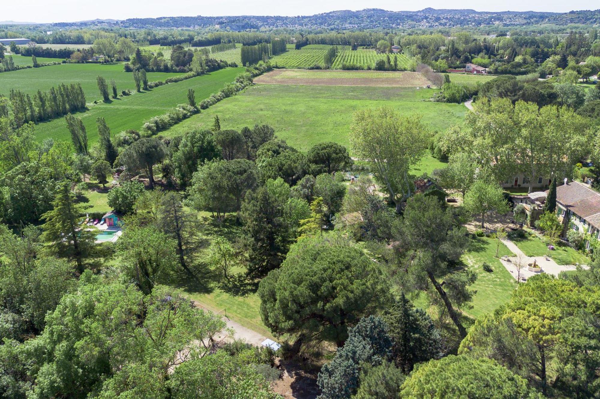 Les Gites Du Domaine De Rhodes Aviñón Exterior foto