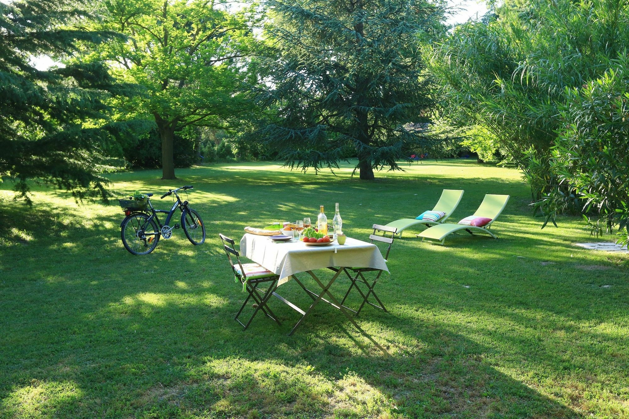 Les Gites Du Domaine De Rhodes Aviñón Exterior foto