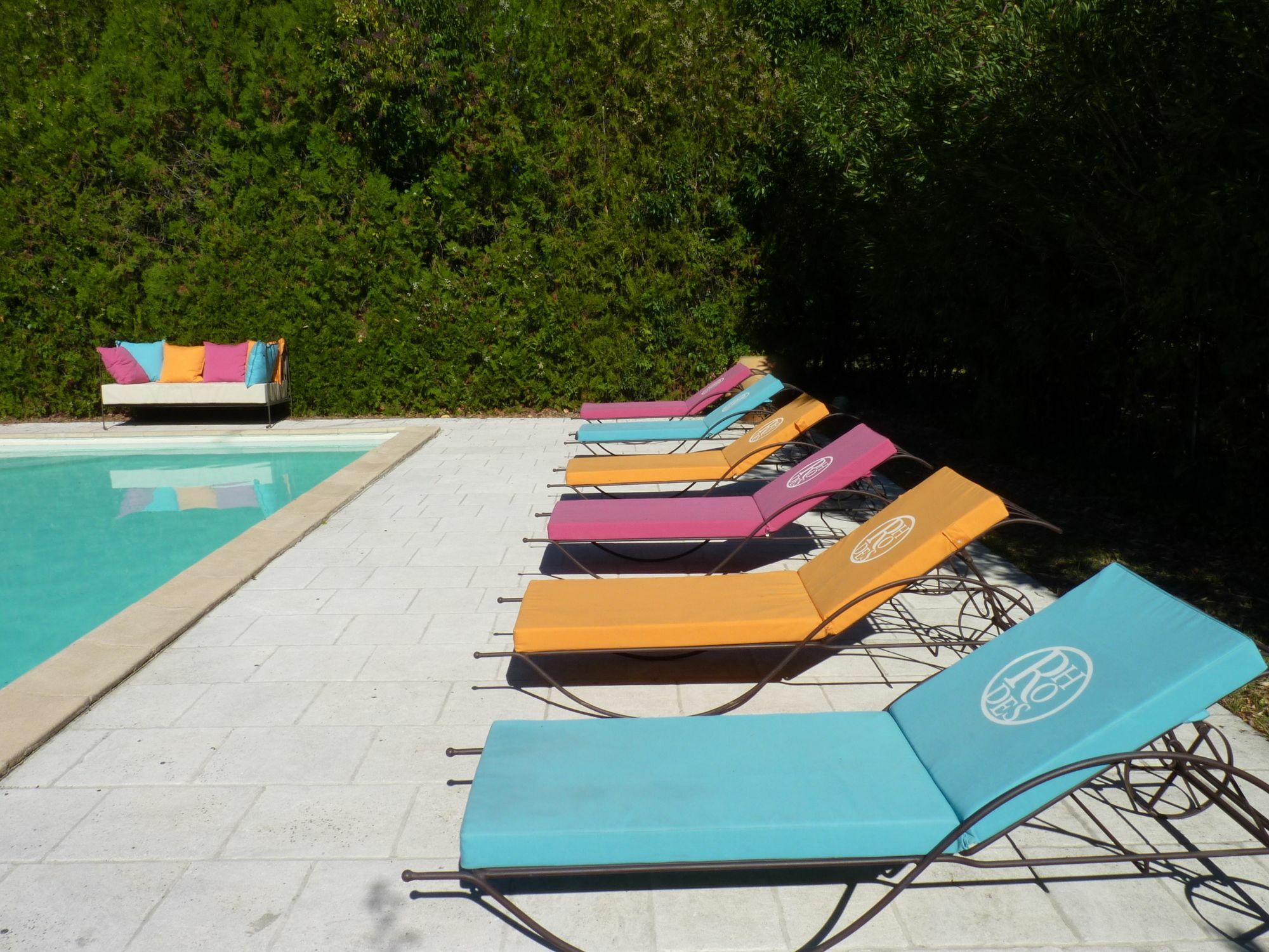 Les Gites Du Domaine De Rhodes Aviñón Exterior foto